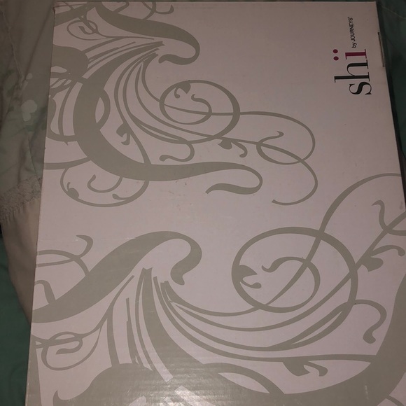 Knee high boots - Picture 3 of 3